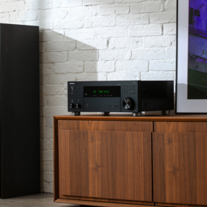 ONKYO-TX-RZ30-with-floorstanding-speaker